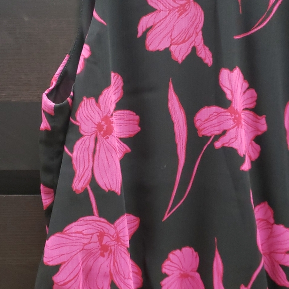 NWT Banana Republic Tank with Tie - Picture 3 of 6